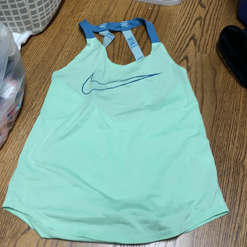 Nike top